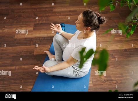 Latina schwanger Fotos und Bildmaterial in hoher Auflösung Alamy