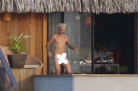Celebrities Justin Bieber Caught Naked