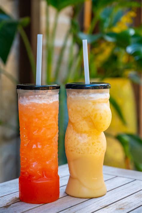River Walk bar Hugman's Oasis now offers tiki to-go drinks