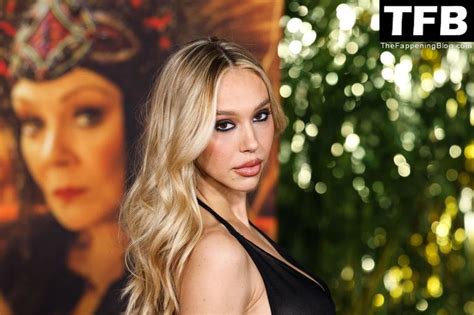 Alexis Ren Alexisren Alexisreng Alexxissren Nude OnlyFans Photo