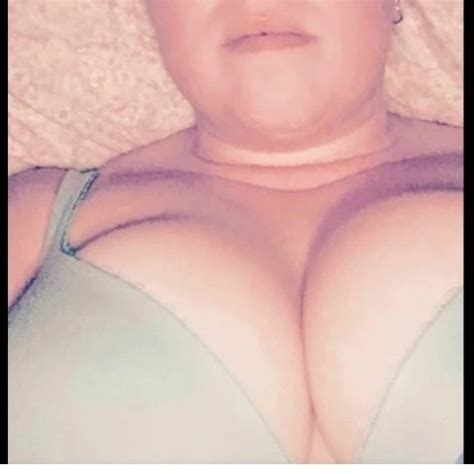 BBW Harleydawn mollige Masturbation sexy Füße in der Luft xHamster