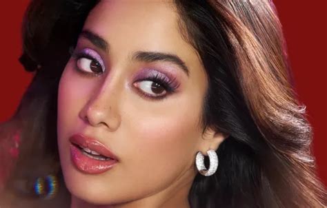 Обои girl hot sexy fashion eyes smile beautiful figure на