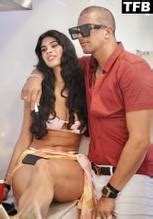 Lucciana Beynon Sexy Seen Showing Off Her Hit Tits In A Bikini During A Birthday Party In Gold