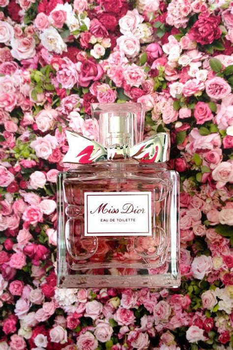 Duft-Couture von Dior: "Miss Dior" Eau de Toilette | Духи dior, Макияж ...