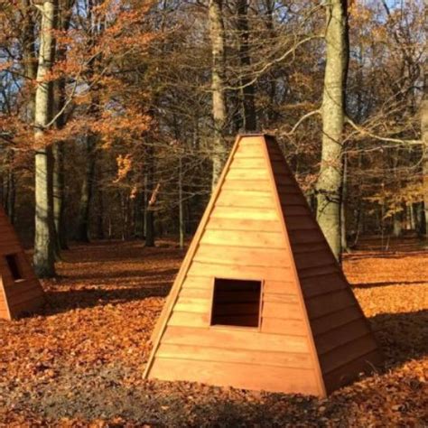 Spielhaus für Spielplätze WIGWAM WOODEN Lars Laj wasserdicht