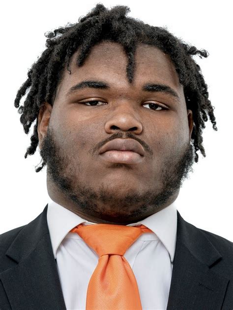 Larry Johnson Iii Tennessee Offensive Tackle