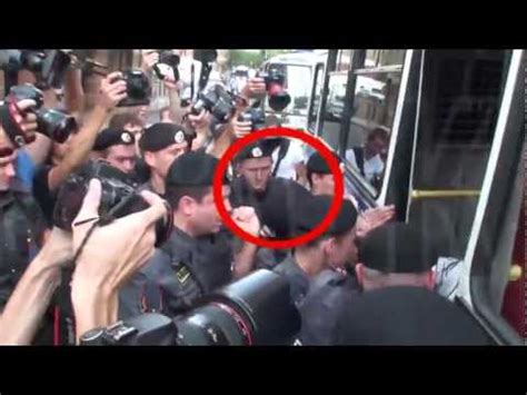 Moscow Court Finds Kasparov Not Guilty Of Illegal Protest During Pussy Riot Trial The New York