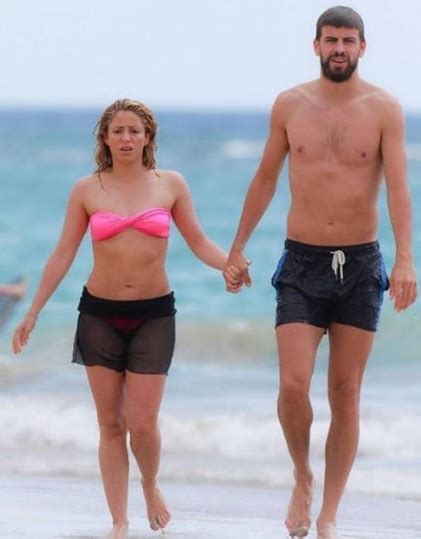 Shakira Se Luce En Bikini Y Totalmente Al Natural