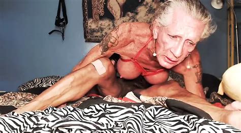 Free Sucking Shemale Porn Videos XHamster