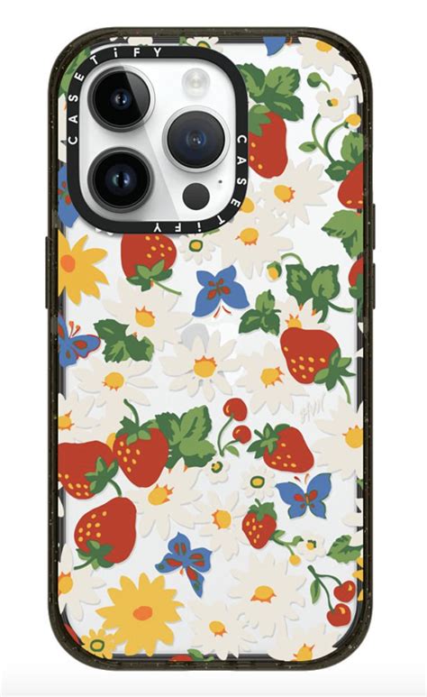 Zoey Deutch Style Guide: Dress & Emulate Her Iconic Fashion