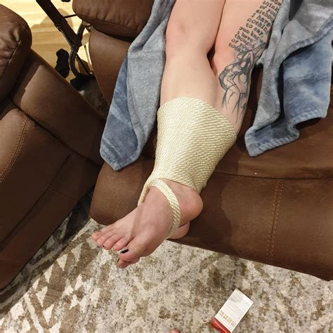 Super Simple But So Pretty And Restrictive Nudes Bondage NUDE PICS ORG