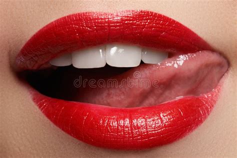 Reizvolle Lippen Schönheits Rot Lippen Schöne Make Upnahaufnahme Sinnlicher Mund Lippenstift Und