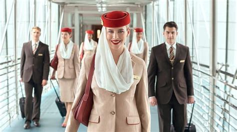 Emirates Is Recruiting Hundreds Of Pilots It Experts And Cabin Crew