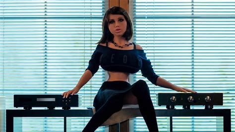 Chubby Sex Doll MILF Brunette With Curvy Big Tits And Ass Lina Paige
