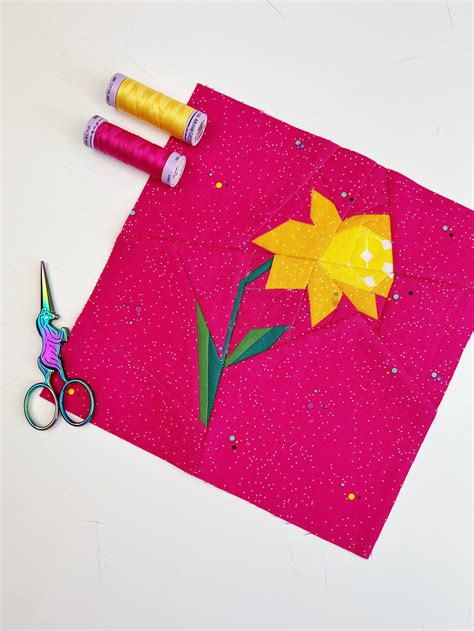 Daffodil Quilt Block Pattern Daffodil Pattern Pdf Instant Etsy