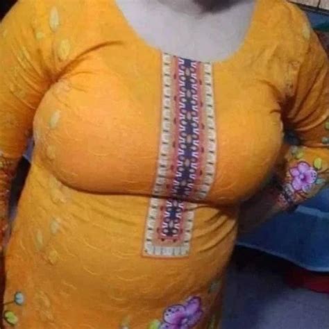 Phudi Choos Mere Bohat Maaza Ae Ga Homemade Desi Couple Pakistani Dirty Talk Porn XHamster