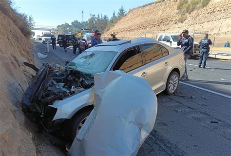 Aparatoso accidente en Autopista Chamapa Lechería deja conductor