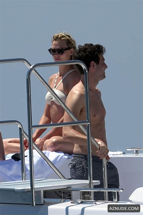 KARLIE KLOSS Nude AZNude