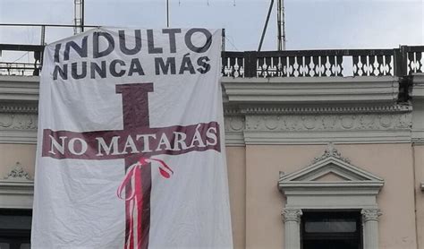 Activistas Se Manifiestan Contra El Indulto En Recorrido Del Papa