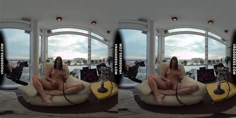 Teen Hookah Smoking Pussy Playing 18yo Rosalina Naked Snow Angel VR Porn Video VRPorn