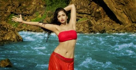 Sexiest And Hot Photos Of Bollywood Actress BOLLY MIRCHI