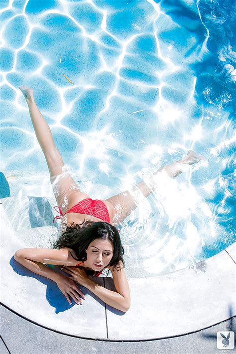 Loveable Brunette With Flawless Body Ashlee Lynn Slipping Off Her Bikini Porn Pictures Xxx