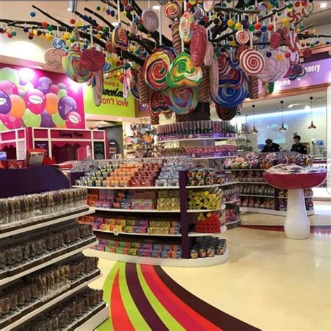 candylicious largest candy stores   world candy store retail