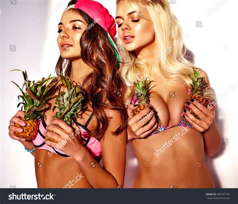 Fashion Portrait Smiling Brunette Blond Models Stock Photo Shutterstock