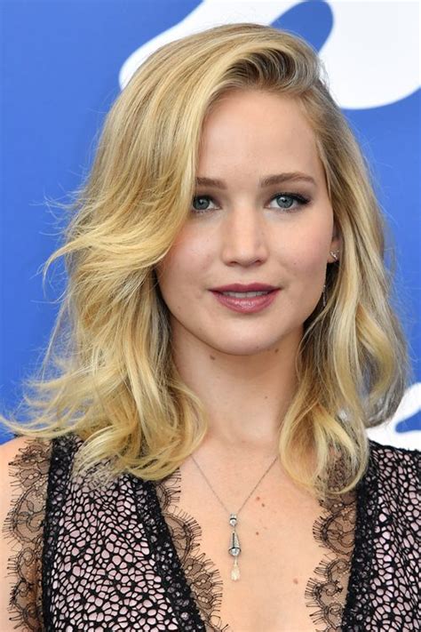Jennifer Lawrences Hairstyles & Hair Colors | Steal Her Style