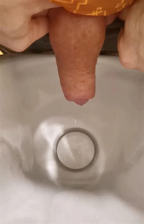 PUBLIC URINARY 39 Nude Pics XHamster