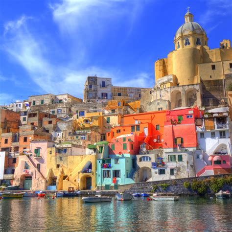 procida kolorowa wyspa pelna pieknych widokow duecappuccipl