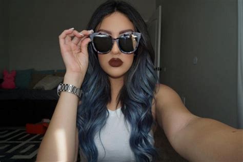 Denim hair nowy trend w koloryzacji włosów ELLE pl