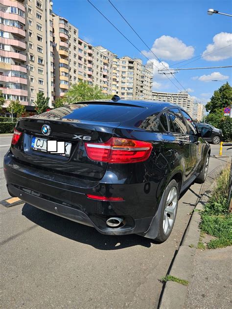 A parcat ca un BOSS în Piața Mărăști Și a lăsat BMW ul pe drum și