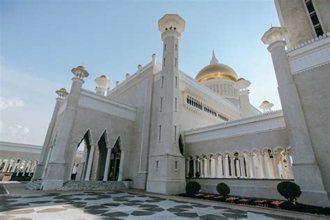 Explore the Hidden Gems of Brunei Darussalam 🇧🇳 - Rich History 🏰