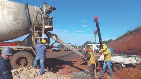 Avan Am Obras De Acesso Zona Prim Ria Do Lado Paraguaio Da Ponte Da