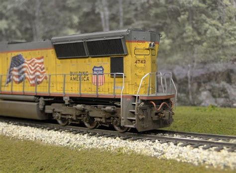 Athearn Genesis Union Pacific SD70M w/ Flared Radiators UP #4742 ...