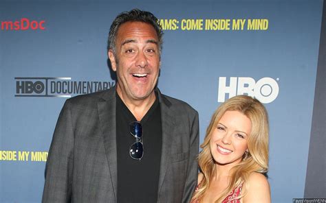 Brad Garrett Finally Marries Fiancee Isabeall Quella After Postponing