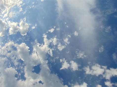 Premium Photo Low Angle View Of Cloudscape