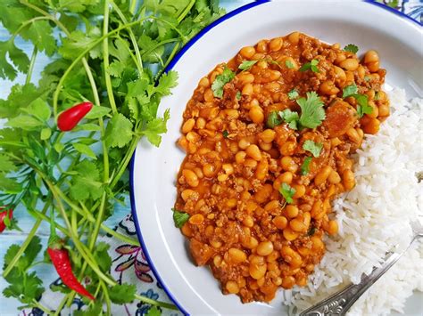 Чили кон карне – фасоль в томатном соусе с мясом и колбасой