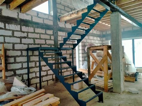 Купить Каркас лестницы из металла в Москве