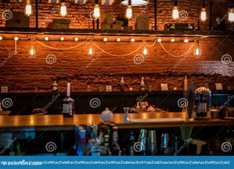 Luces Hermosas En Un Restaurante Foto De Archivo Imagen De Sitio