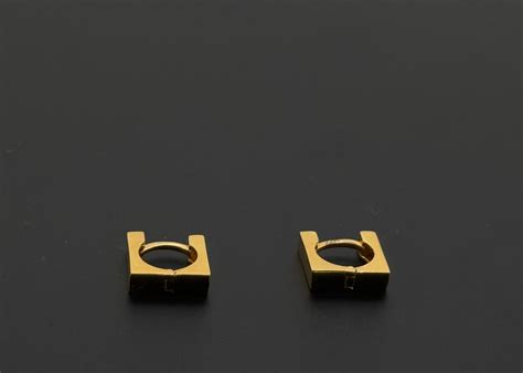 22k Solid Gold Simple Ladies Hoops E365 – Royal Dubai Jewellers