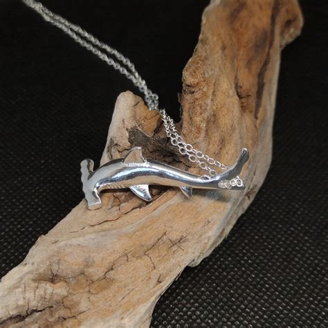 Malpelo Hammerhead Shark Necklace / Smooth Silver - Coconut Sammi