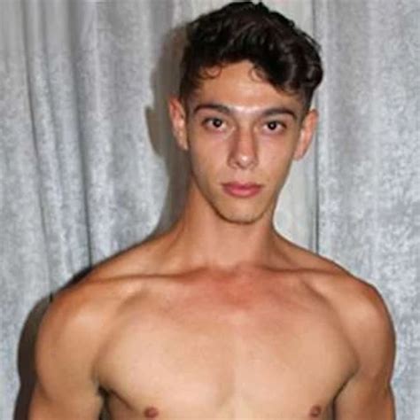 Heteroflexible College Boy In The Closet Benvi Rails Hot Dilf Next Door Luka Phoenix Gay Porn