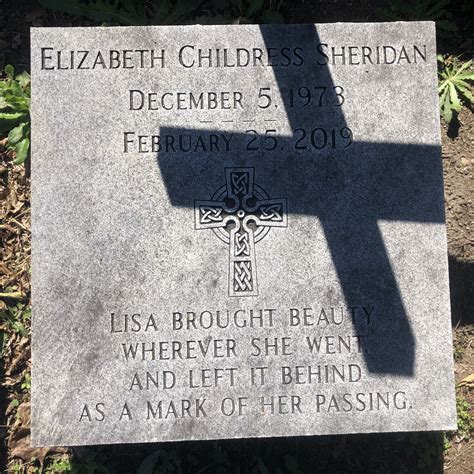 The forest lawn celebrity graves that tourists visit every day