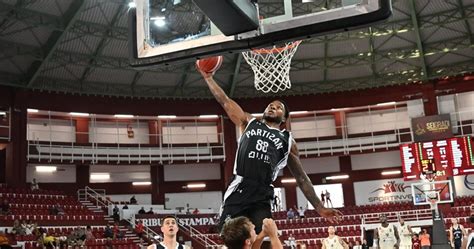 Tyrique Jones 19 Sayı Attı Partizan Uzatmada Kazandı Eurohoops