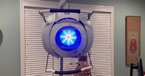 Самодельный робот Уитли из Portal 2 | Пикабу