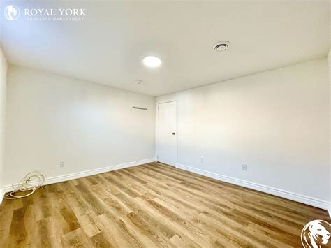 2-305 Dovedale Drive, Whitby, Ontario L1N 1Z8 - Royal York Property