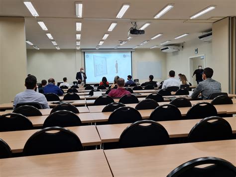 Palestra ministrada pelo presidente da ESCon abre curso de formação dos