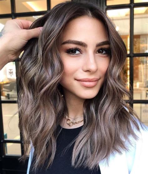 Cabelo Castanho Médio Acinzentado - 30 fotos de cabelo castanho acinzentado para realçar sua beleza - Foto ...